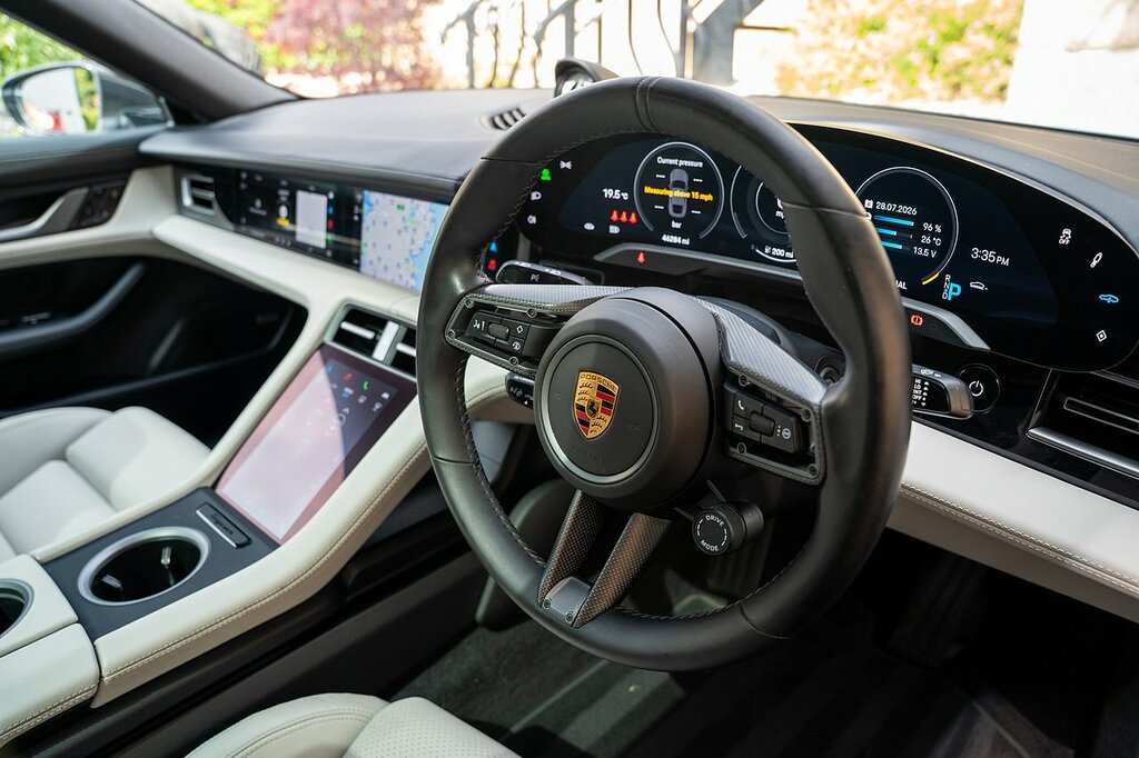 Porsche Taycan 93Kwh Turbo Grey #41