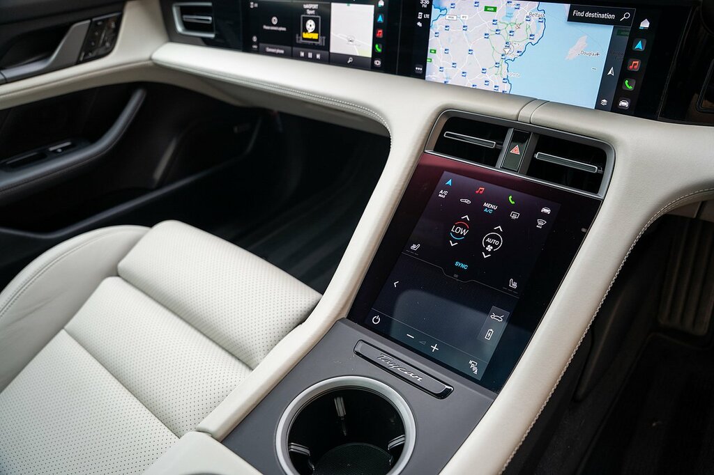 Porsche Taycan 93Kwh Turbo Grey #52