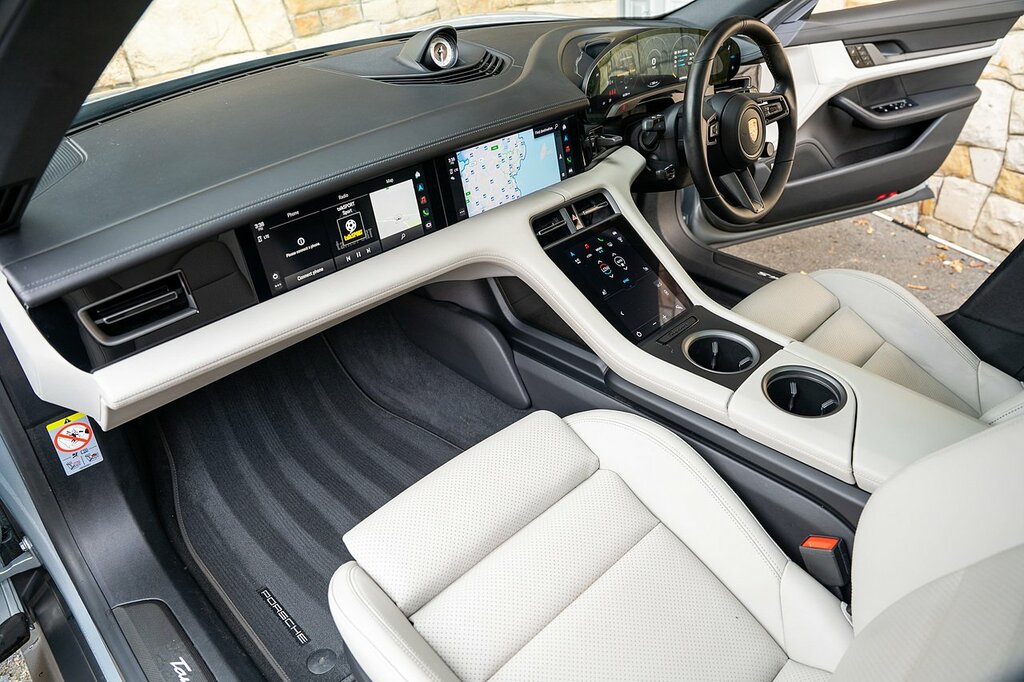 Porsche Taycan 93Kwh Turbo Grey #67