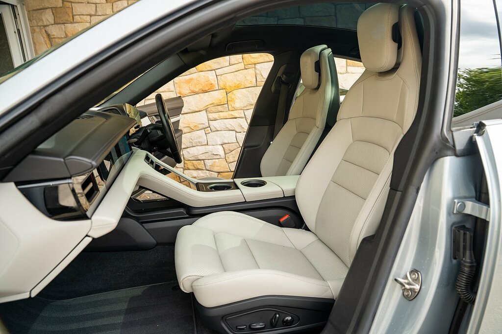 Porsche Taycan 93Kwh Turbo Grey #74