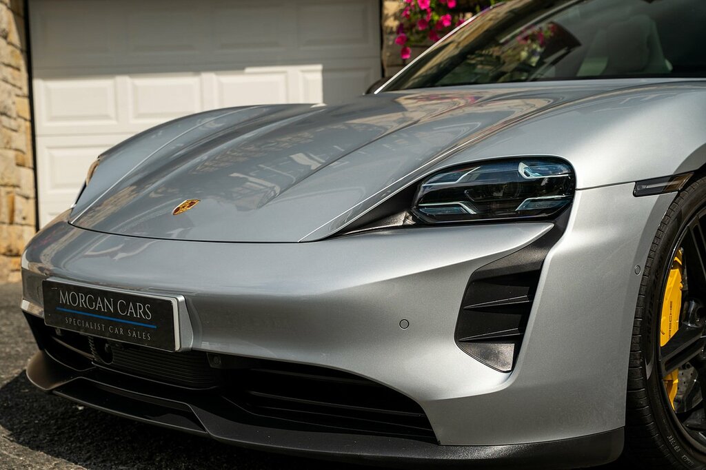 Porsche Taycan 93Kwh Turbo Grey #32