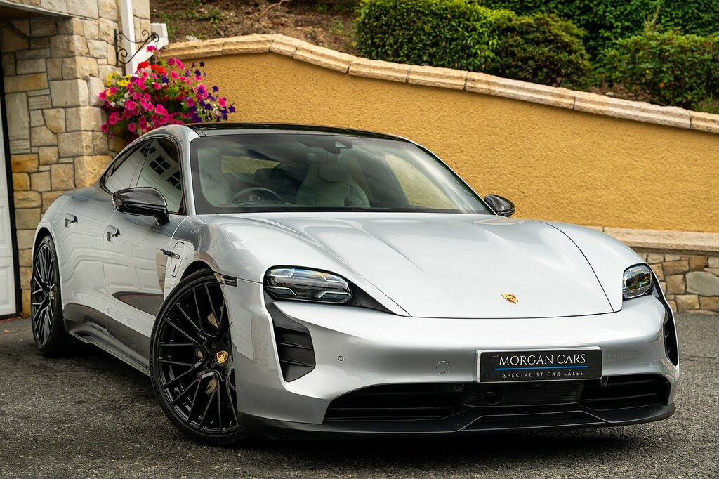 Porsche Taycan 93Kwh Turbo Grey #19