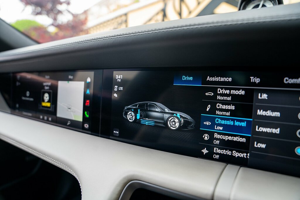 Porsche Taycan 93Kwh Turbo Grey #82