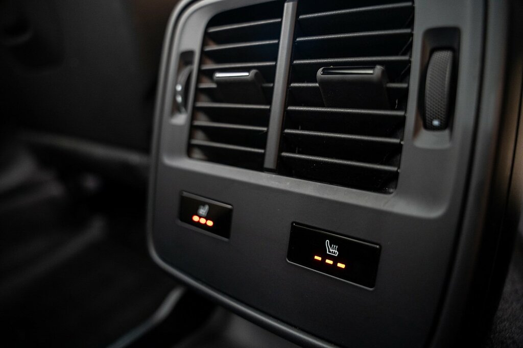 Porsche Taycan 93Kwh Turbo Grey #64