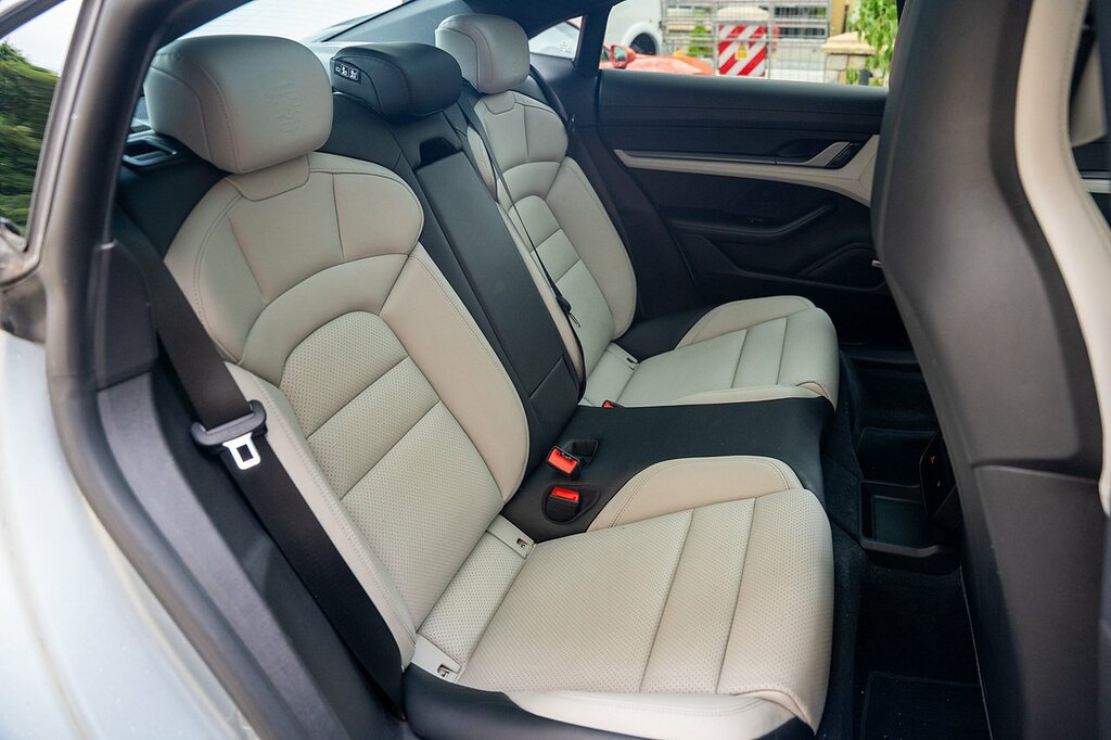 Porsche Taycan 93Kwh Turbo Grey #61