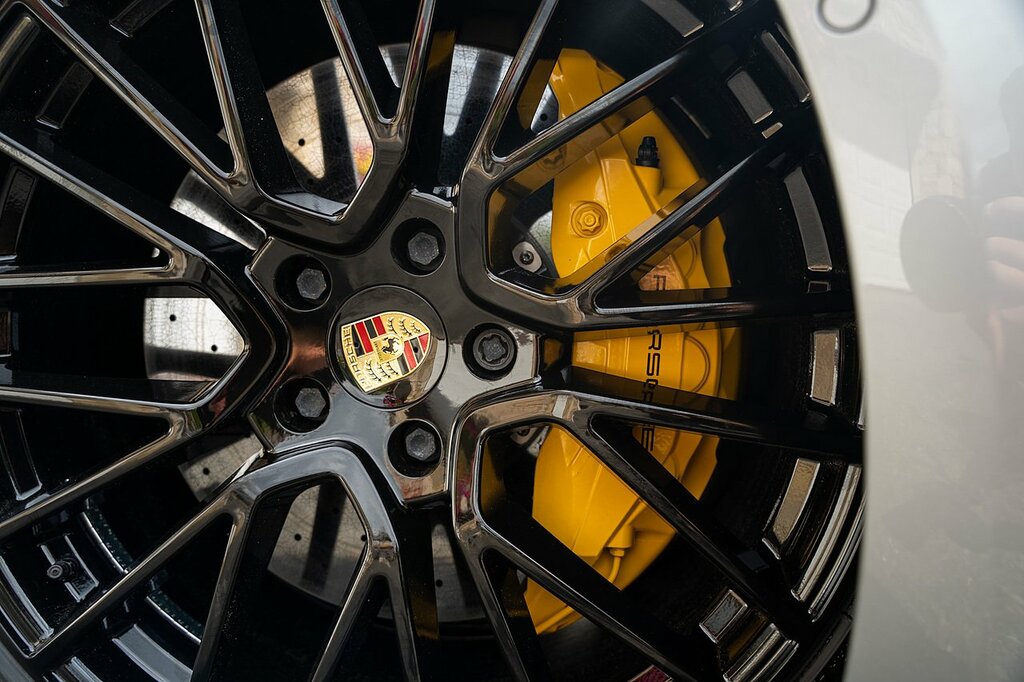 Porsche Taycan 93Kwh Turbo Grey #25