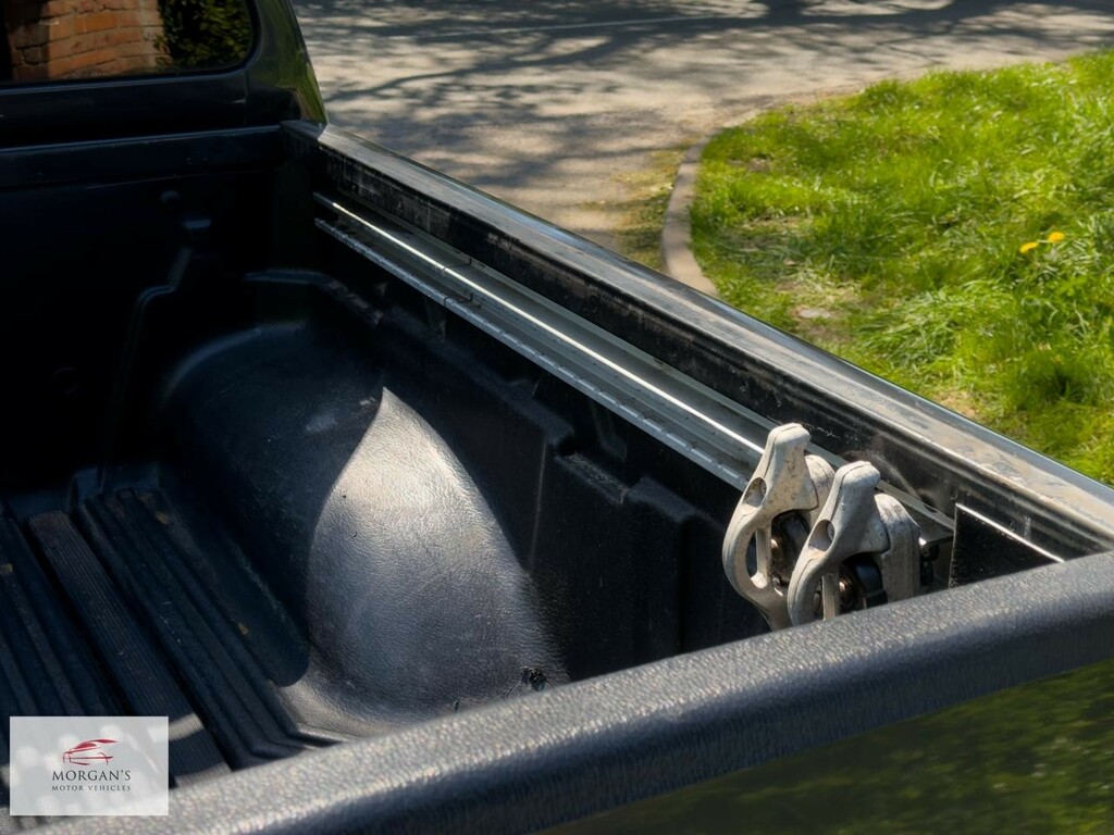 Nissan Navara Silver #48