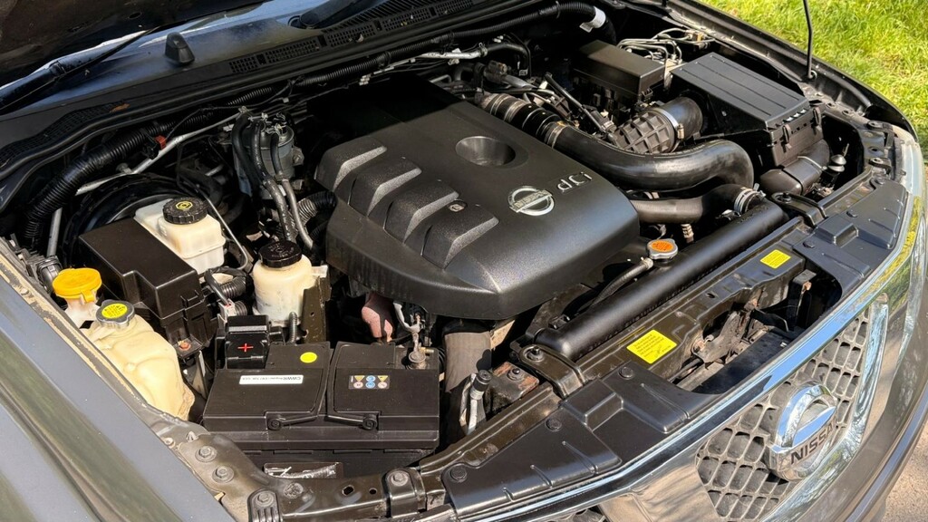 Nissan Navara Silver #68