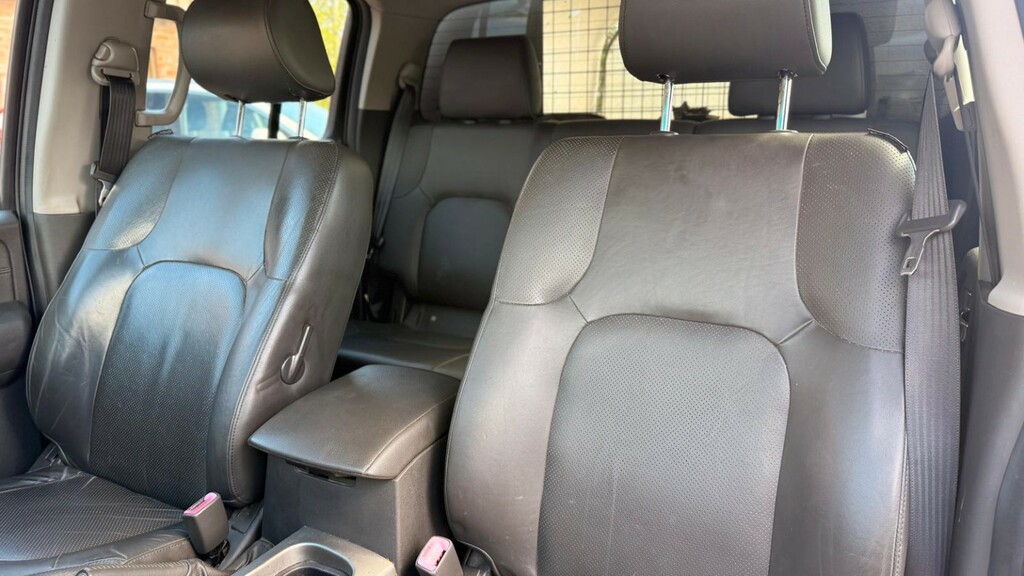 Nissan Navara Silver #7
