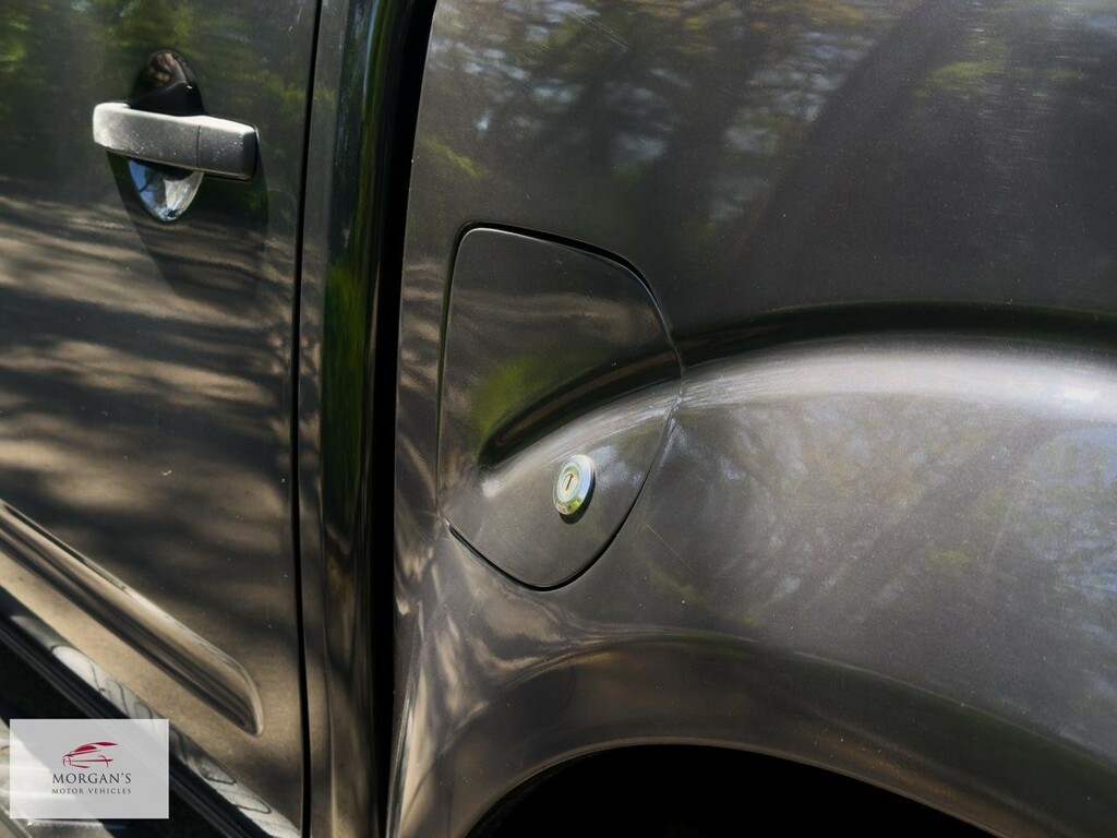 Nissan Navara Silver #41