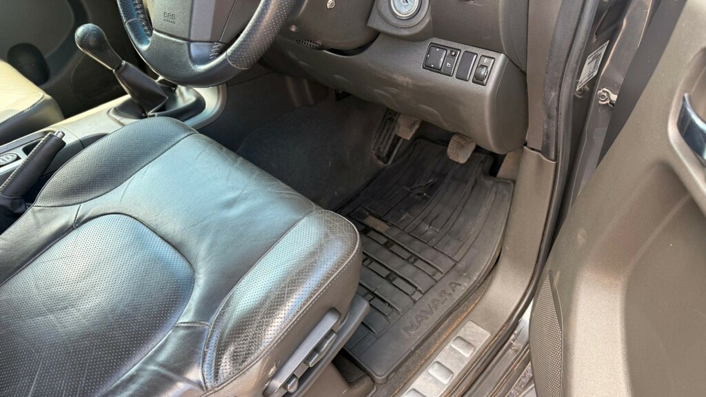 Nissan Navara Silver #58