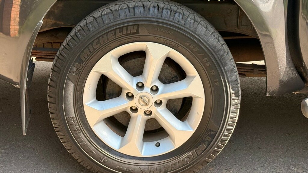 Nissan Navara Silver #53
