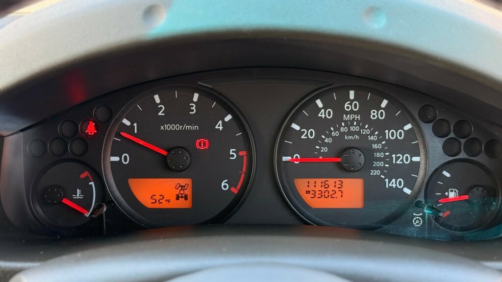 Nissan Navara Silver #63