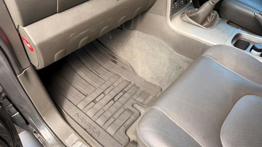 Nissan Navara Silver #62