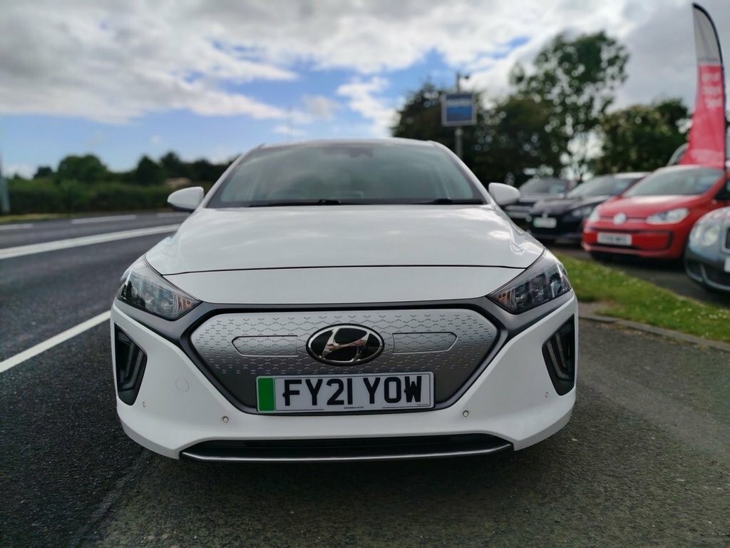 Hyundai Ioniq Hatchback FY21YOW White #2