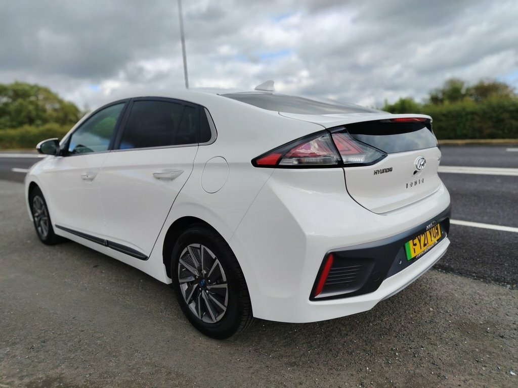 Hyundai Ioniq Hatchback FY21YOW White #4