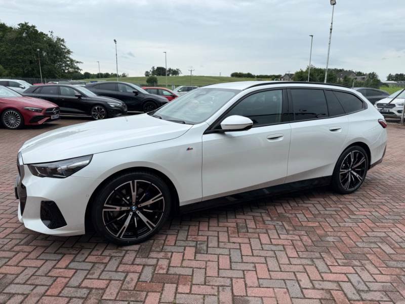BMW 5 Series 520I M-sport Touring - 2025 25 YC25WFW White #4