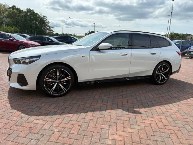 BMW 5 Series 520I M Sport Touring White #5