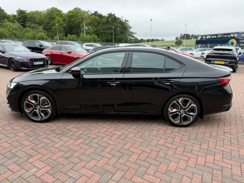 Skoda Octavia 2.0Tsi 245 Vrs Black #5