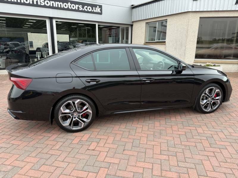 Skoda Octavia 2.0Tsi 245 Vrs Black #6