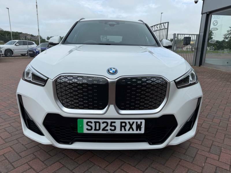 BMW iX1 Edrive 20 M-sport 150Kw 65Kwh White #3