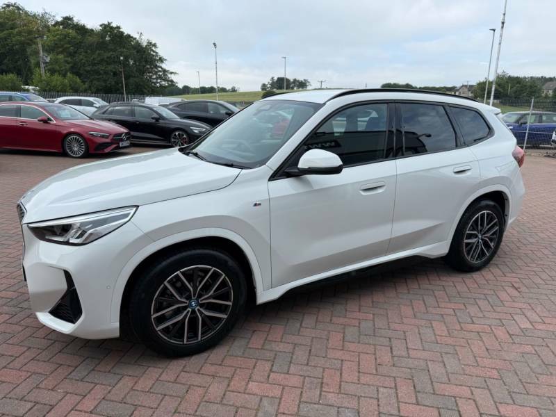 BMW iX1 Edrive 20 M-sport 150Kw 65Kwh White #4