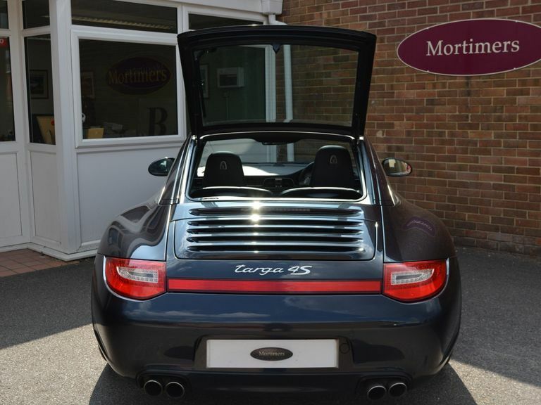 Porsche 911 Carrera 4S White #16