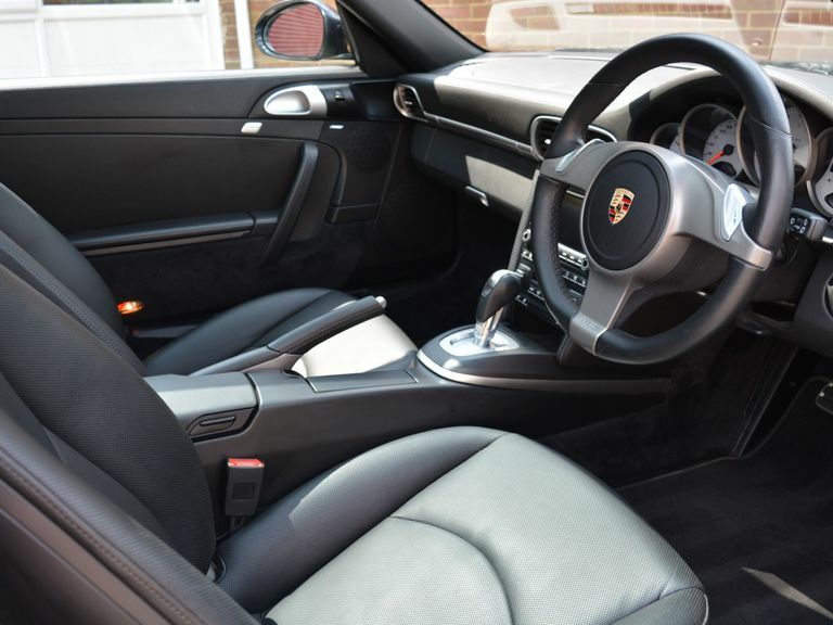 Porsche 911 Carrera 4S White #21