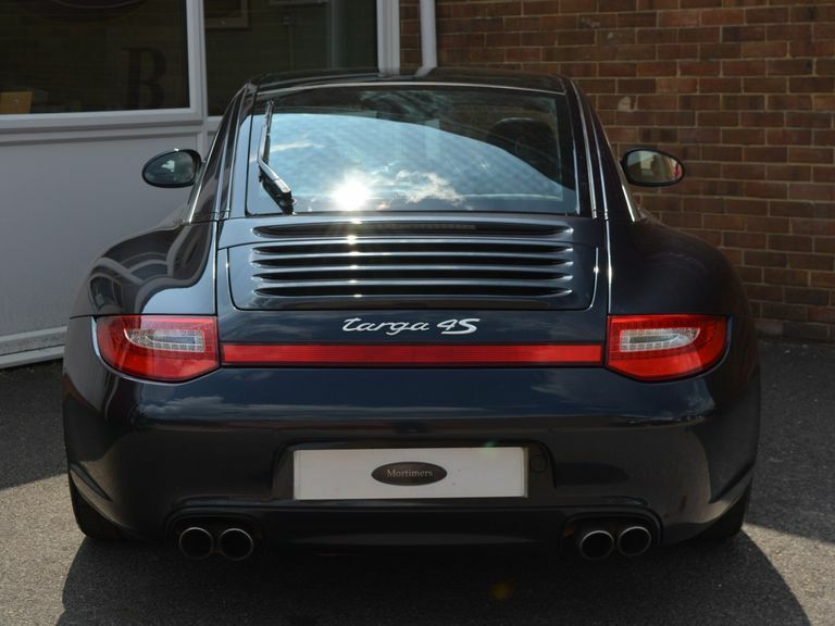 Porsche 911 Carrera 4S White #11