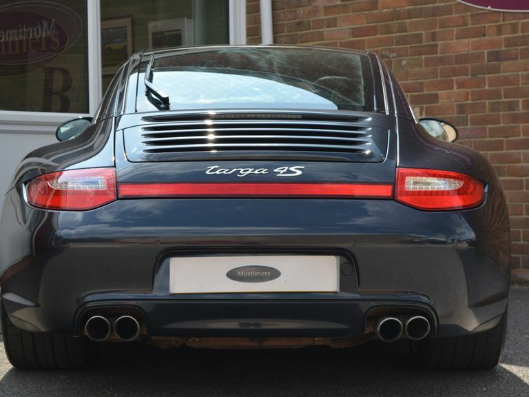 Porsche 911 Carrera 4S White #8