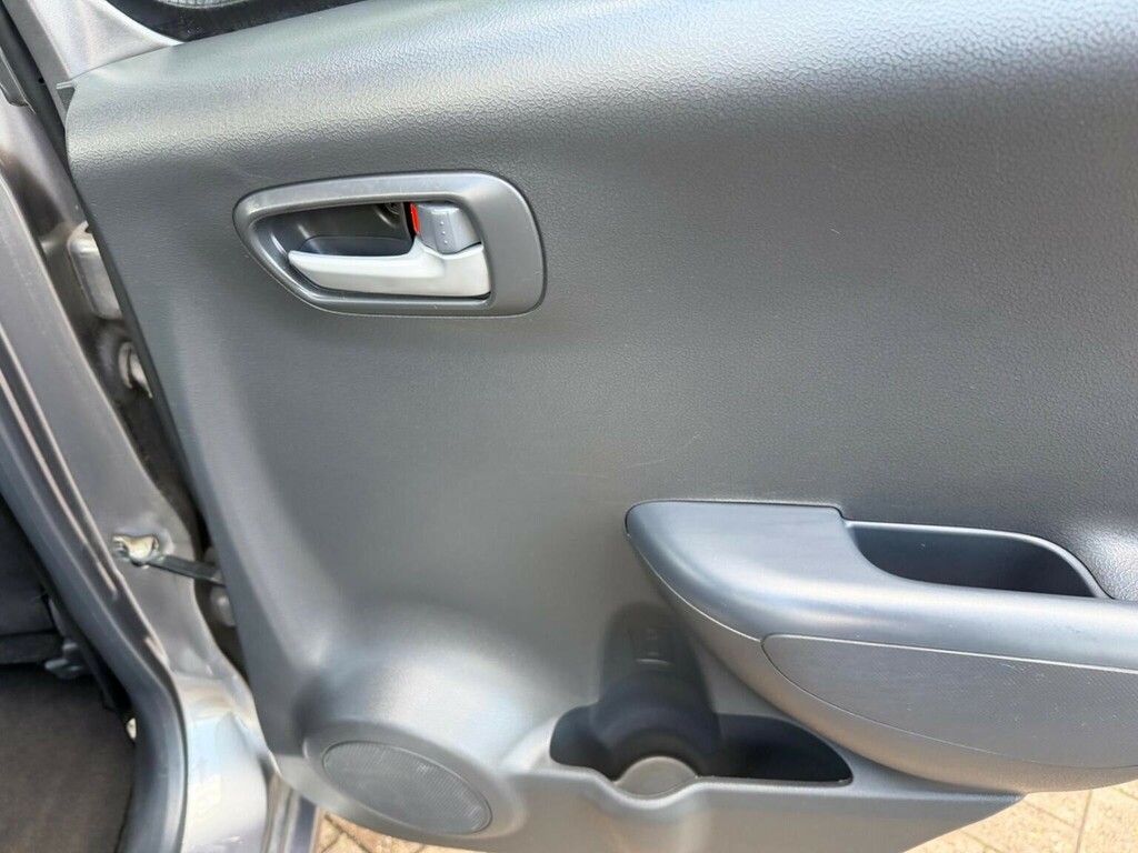 Suzuki Alto Hatchback #21