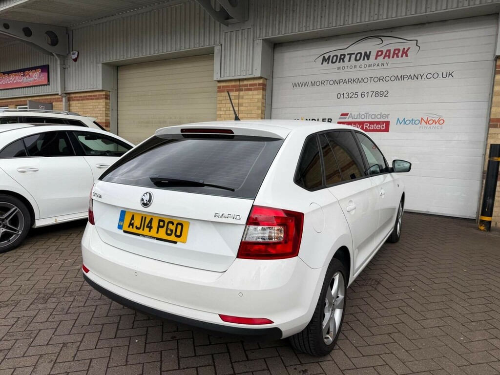 Skoda Rapid Spaceback Hatchback 1.6 Tdi Elegance Euro 5 201414 White #6