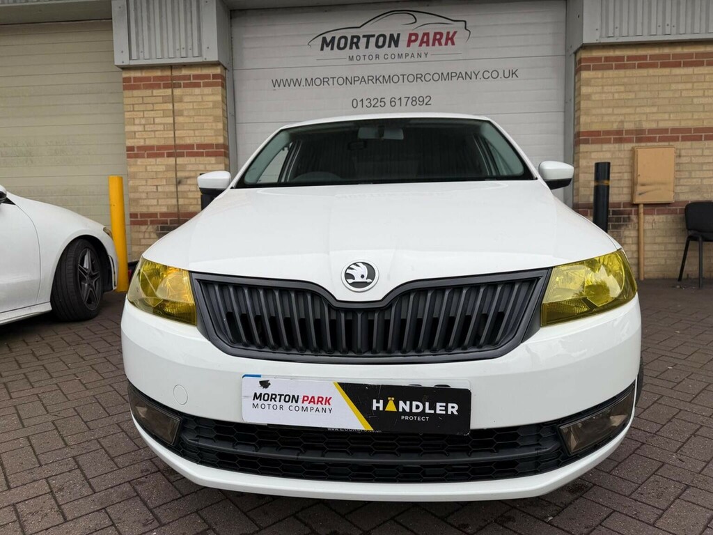 Skoda Rapid Spaceback Hatchback 1.6 Tdi Elegance Euro 5 201414 White #2
