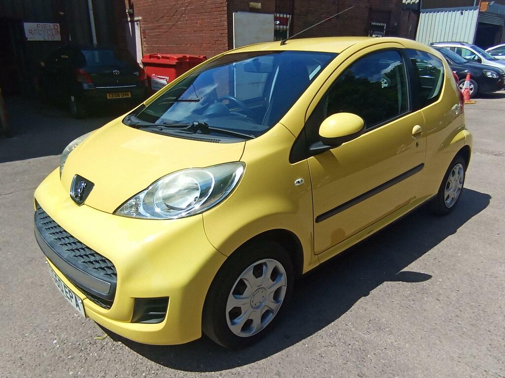 Peugeot 107 Urban Yellow #3
