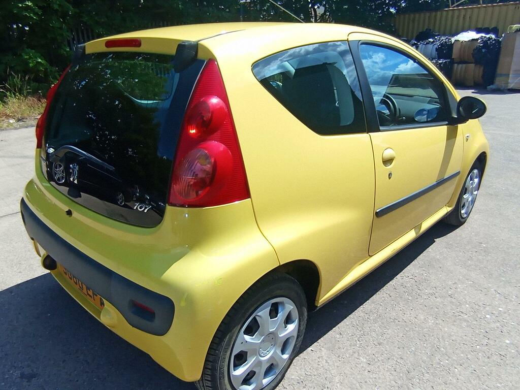 Peugeot 107 107 Urban Silver #7