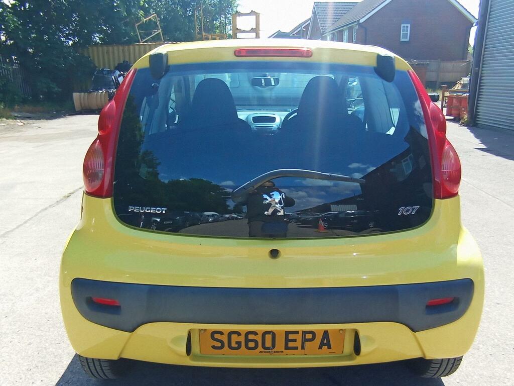Peugeot 107 Urban Yellow #6