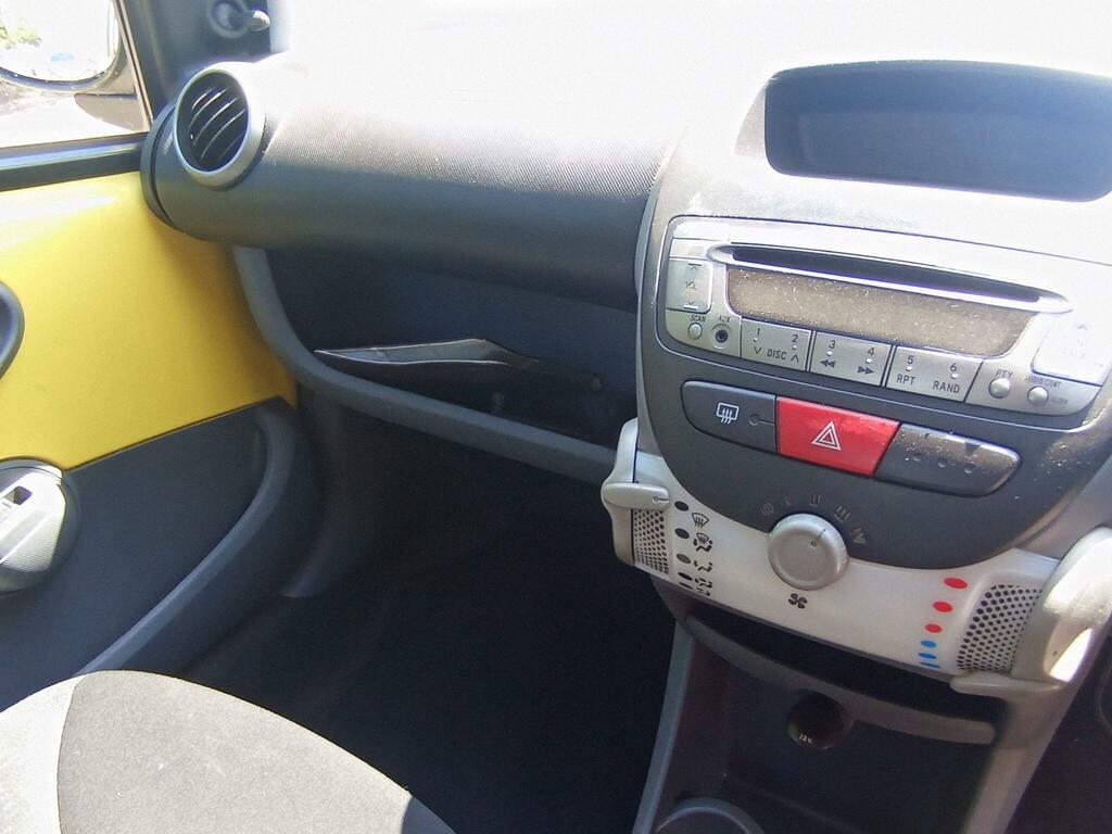 Peugeot 107 107 Urban Silver #12