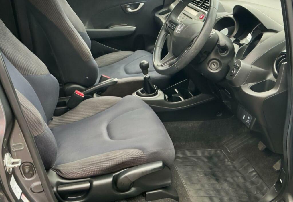 Honda Jazz 1.3 Se Cvt Red #7