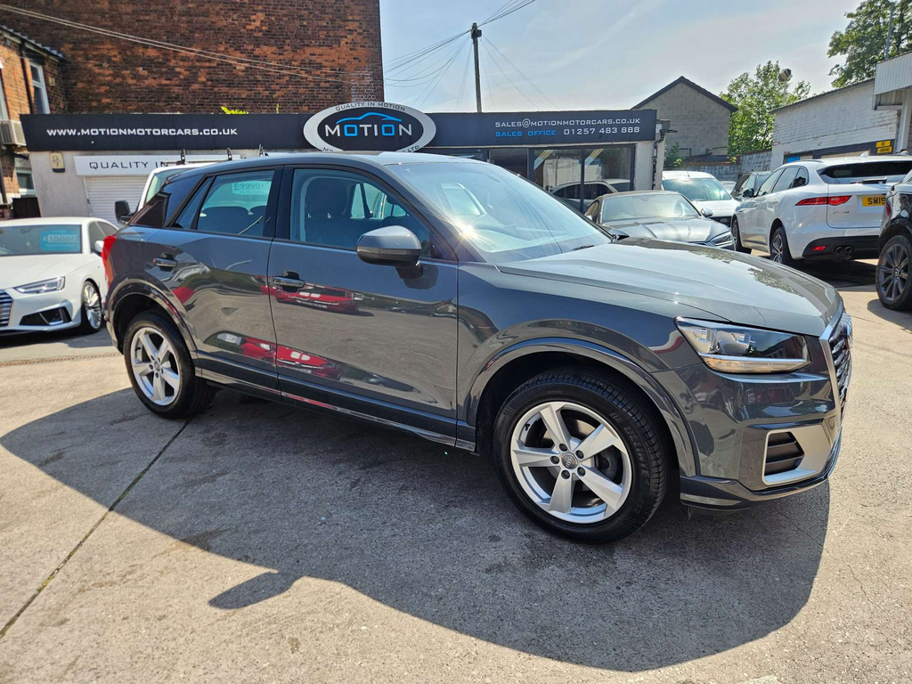 Audi Q2 Sport 30 Tfsi DK19YLM #4