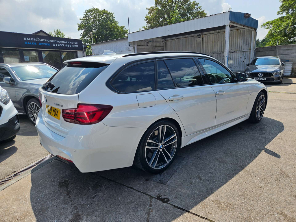 BMW 3 Series Saloon Blue #23