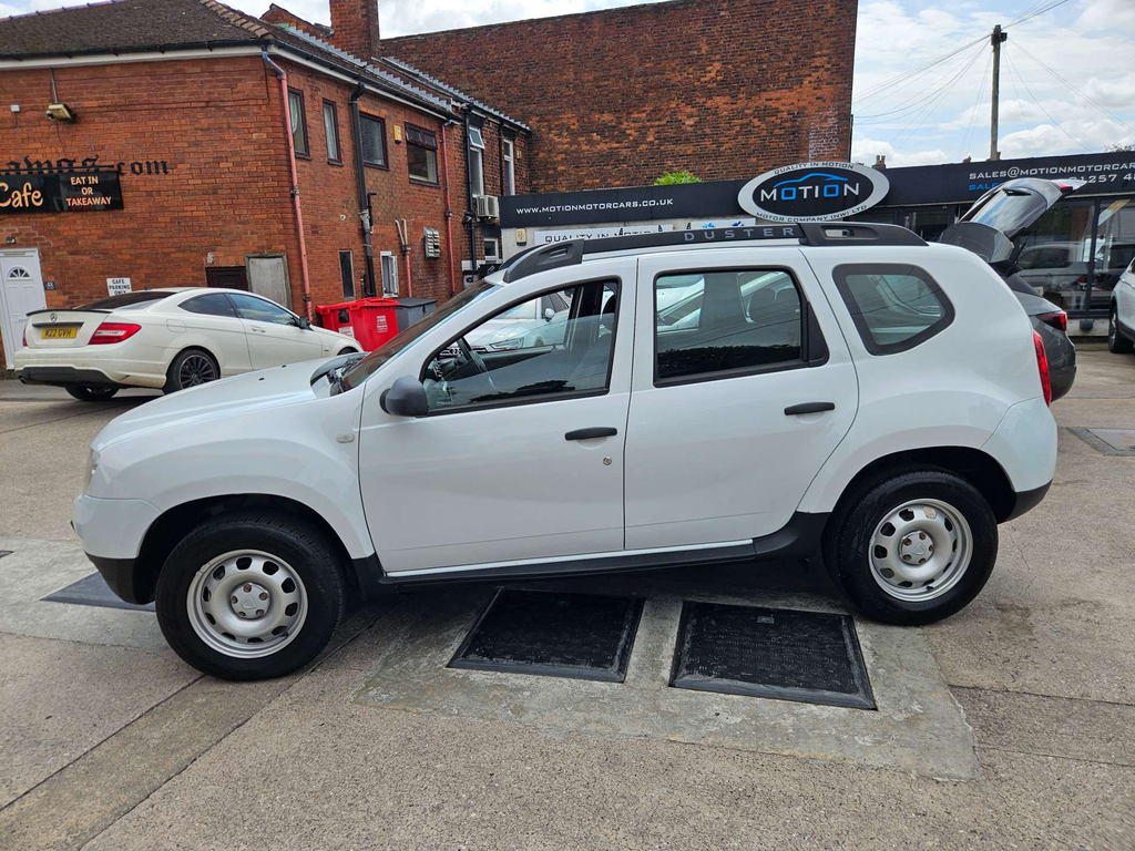 Dacia Duster Suv 1.5 Dci Laureate 4Wd Euro 5 201515 White #7
