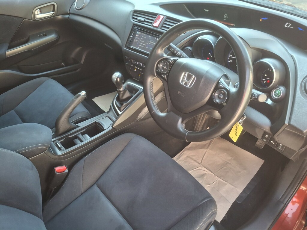 Honda Civic 1.8 I-vtec Se Plus Red #4