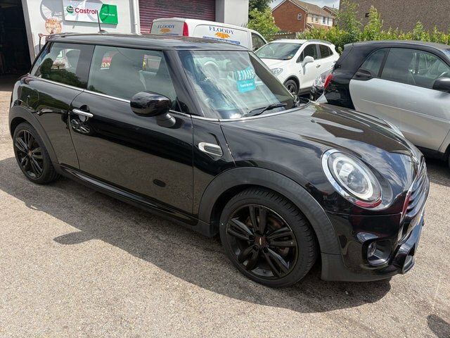 Mini Hatch 1.5 Cooper Sport Hatchback Euro Black