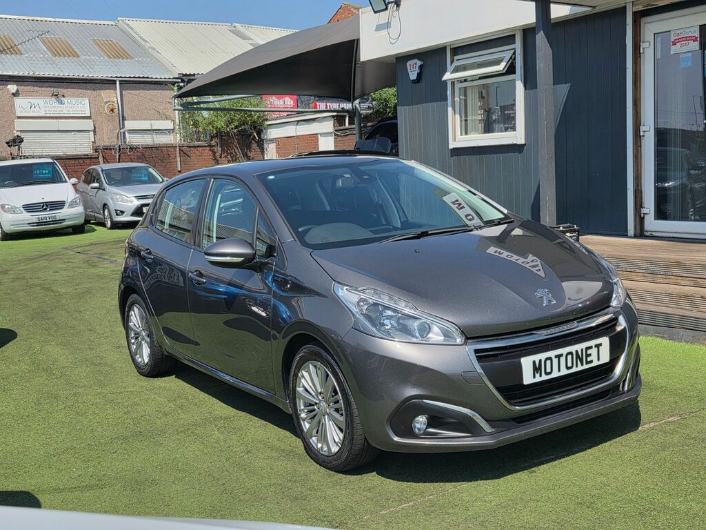 Peugeot 208 1.2 Puretech Signature Hatchback Grey