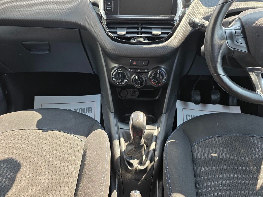 Peugeot 208 1.2 Puretech Signature Hatchback Grey #3