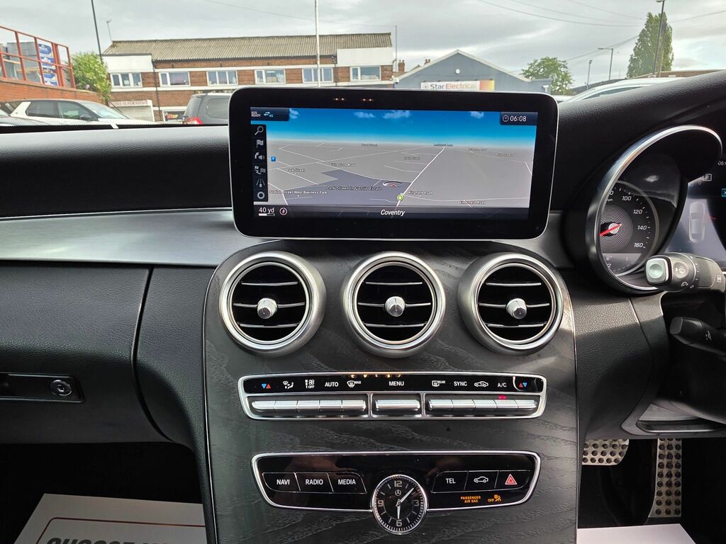 Mercedes-Benz C Class 2.0 C300d Amg Line Premium Coupe White #2