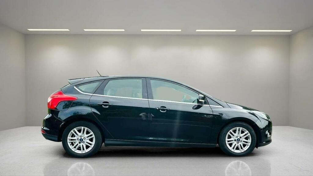 Ford Focus Hatchback 2.0 Tdci Titanium Powershift Euro 5 Black #4