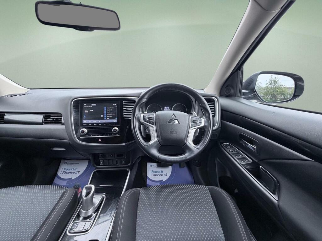Mitsubishi Outlander 2.4 Phev Design White #19
