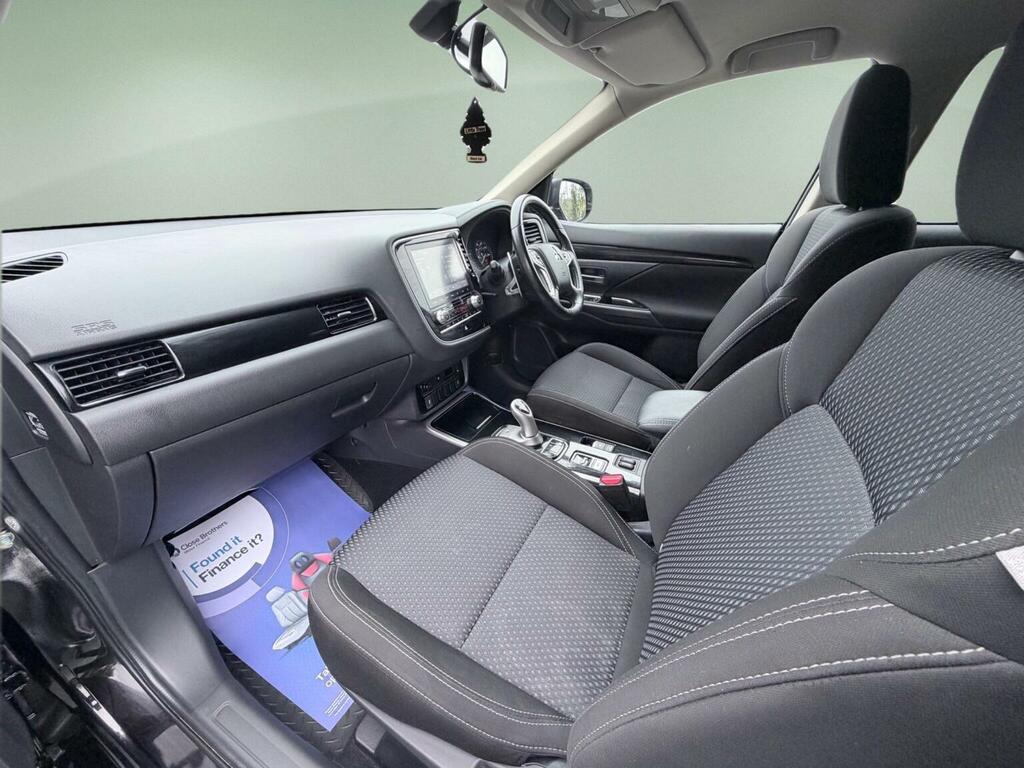 Mitsubishi Outlander 2.4 Phev Design White #39