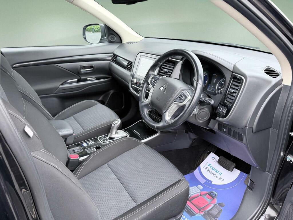 Mitsubishi Outlander 2.4 Phev Design White #44